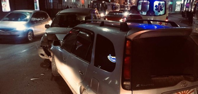 В Томске в лобовом столкновении автомобилей пострадало два ребенка - спасло то, что оба были пристегнуты