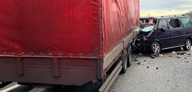 В ДТП с микроавтобусом под Смоленском погибло трое граждан Белоруссии