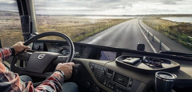 Водителям грузовиков и автобусов запретили работать сверхурочно