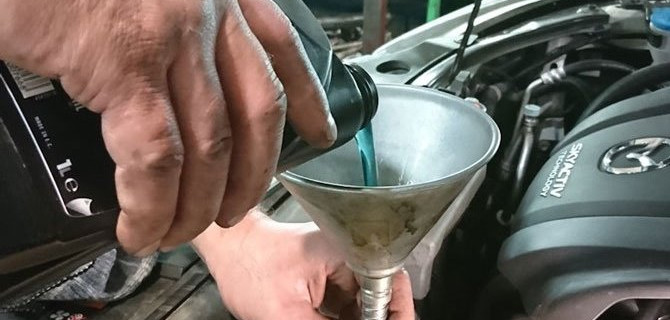 Как уберечь коробку передач от поломок и в чем разница эксплуатации АКПП и МКПП