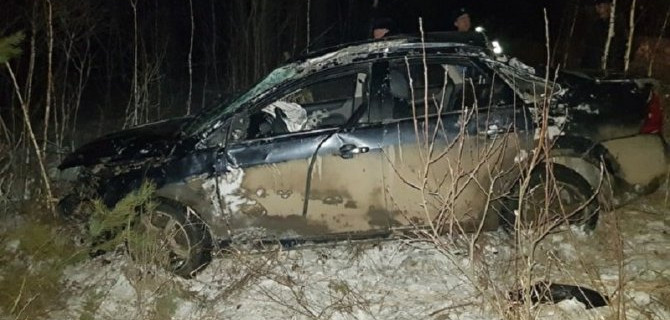 В Свердловской области при опрокидывании машины погиб человек
