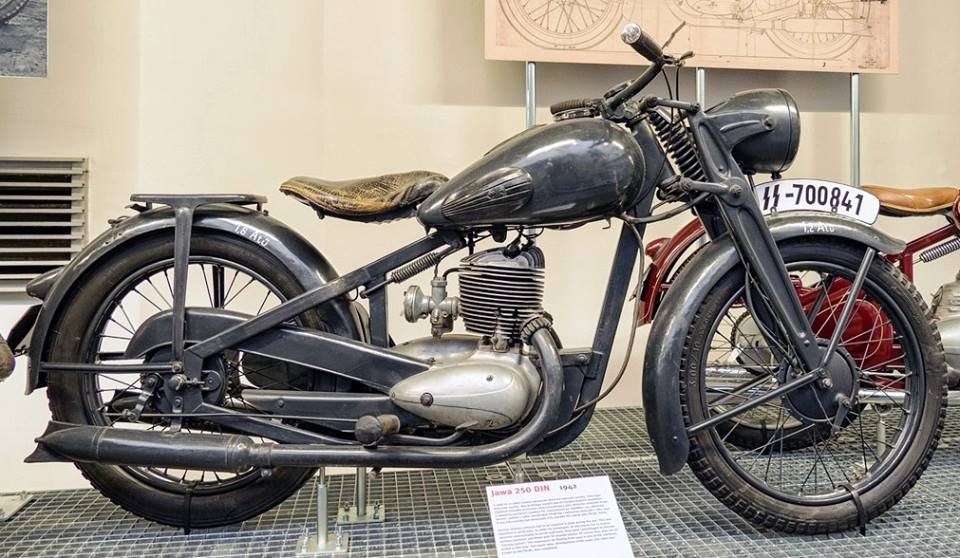 15 ноября в продажу поступит боббер Jawa ява 4