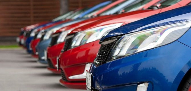 Автомобили в России дорожают из-за того, что их мало покупают