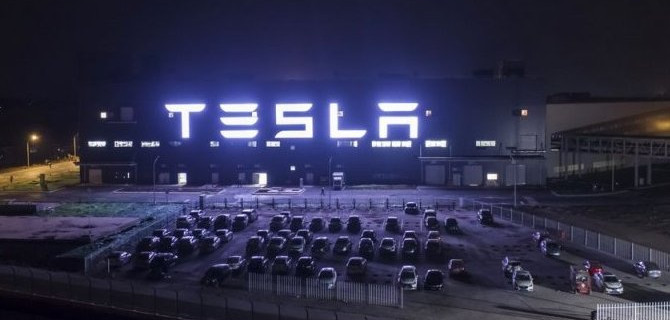 В Китае начал работу завод Tesla