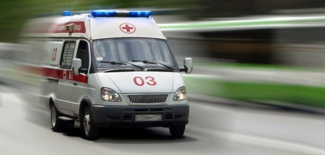 В Петербурге иномарка сбила двух девочек