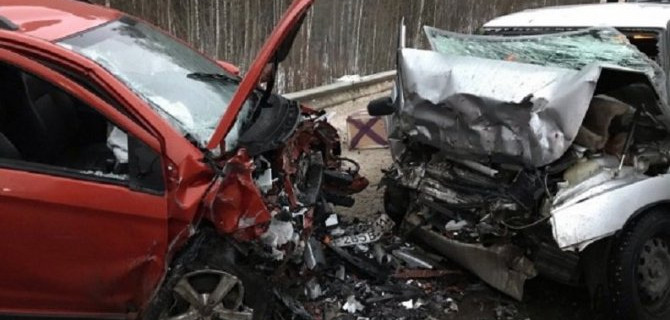 В ДТП под Ухтой погибла девушка