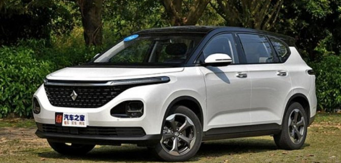 В Китае начались продажи кросс-вэна Baojun RM-5