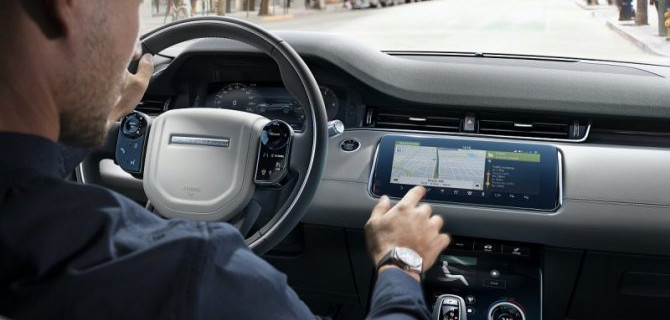 В автомобилях Jaguar Land Rover обновят электронику