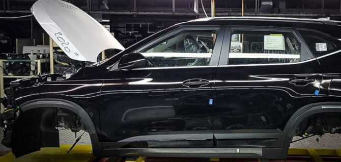 Фотографии российской версии KIA Seltos попали прямо с конвейера в Интернет