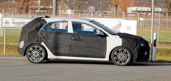 На дорогах замечен обновлённый KIA Rio
