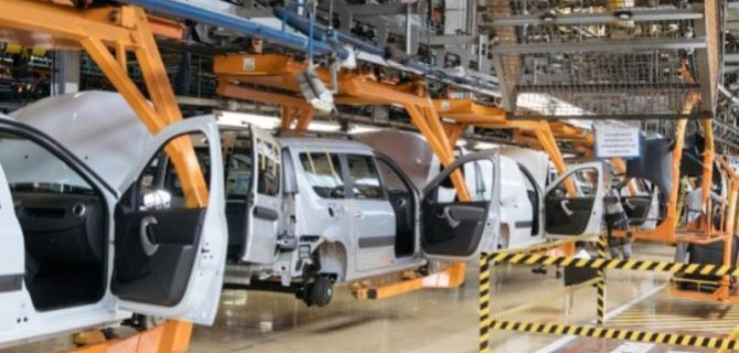 В России снизился выпуск легковушек