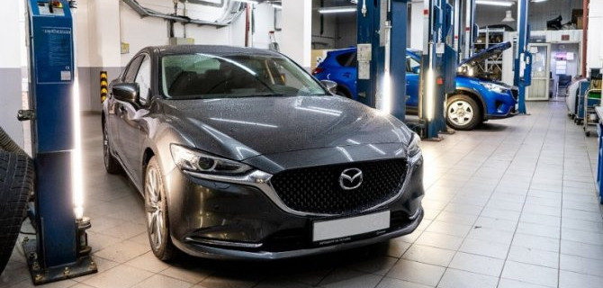 А как Вы поздравите свою Mazda с Новым годом?