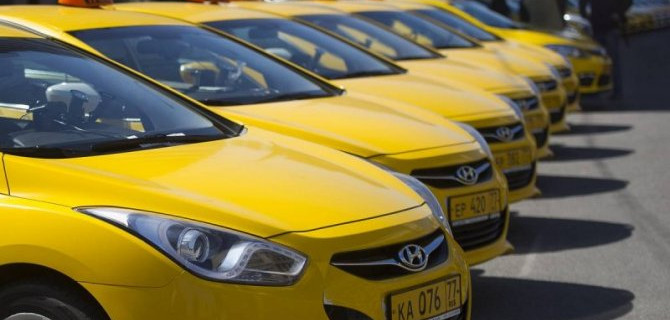 Чиновников хотят пересадить на такси