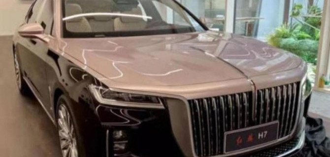 В Hongqi показали салон своего клона Rolls-Royce
