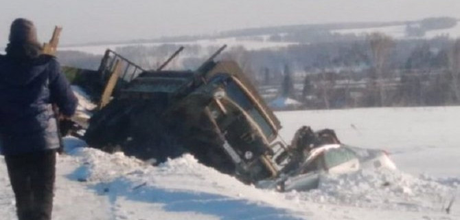 Четыре человека погибли в ДТП в Алтайском крае