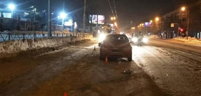 В Новосибирске пьяный водитель иномарки сбил дорожного рабочего