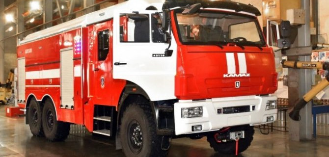 Новый российский спецавтомобиль "Гефест" может тушить пожары при сильных морозах и обеспечивать горячей водой многоэтажные дома