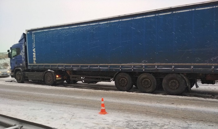 Мужчина погиб в ДТП с грузовиком в Вологде (2)