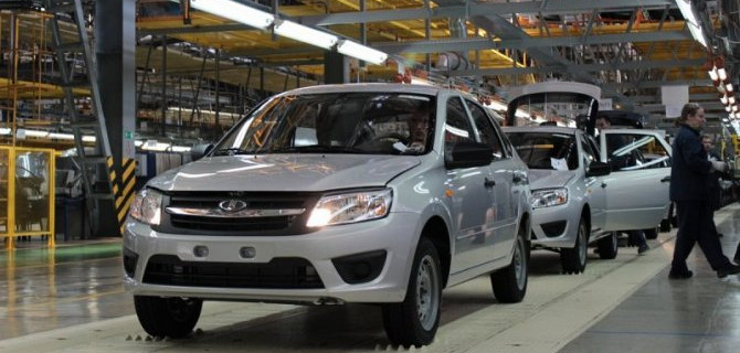 «АвтоВАЗ» остановил несколько конвейеров