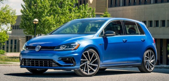 Новый Volkswagen Golf R лишён маскировки