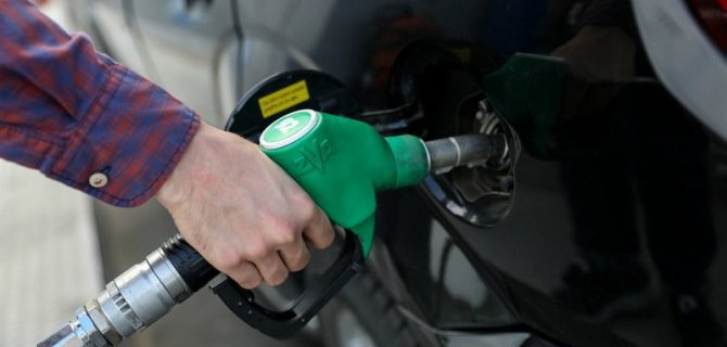 С будущего года АЗС будут штрафовать за недолив