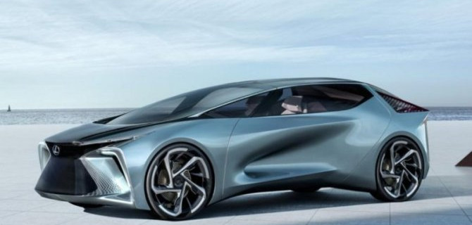 Lexus работает над собственным автопилотом