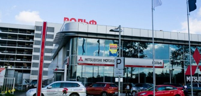 Продажи у лидеров петербургского авторынка падают быстрей, чем по рынку в целом