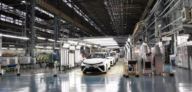 В Toyota работают над новыми автомобильными аккумуляторами