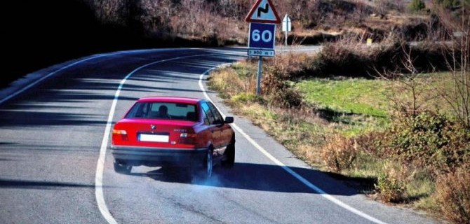 ГИБДД начнёт отслеживать странно движущиеся автомобили
