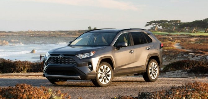 Toyota предлагает скидки для российских покупателей