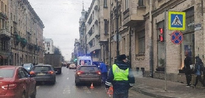 В Петербурге иномарка сбила ребенка