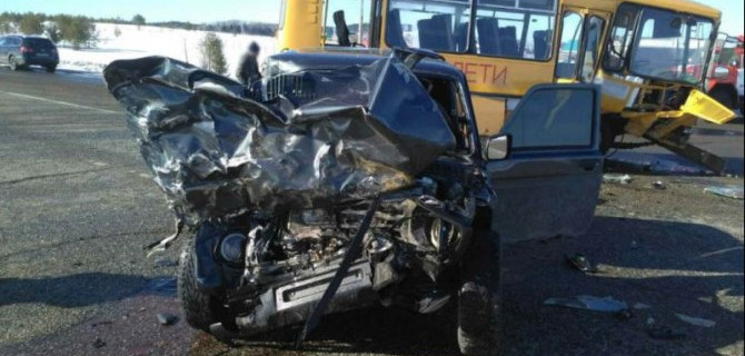 Водитель «Нивы» погиб в ДТП с автобусом в Удмуртии