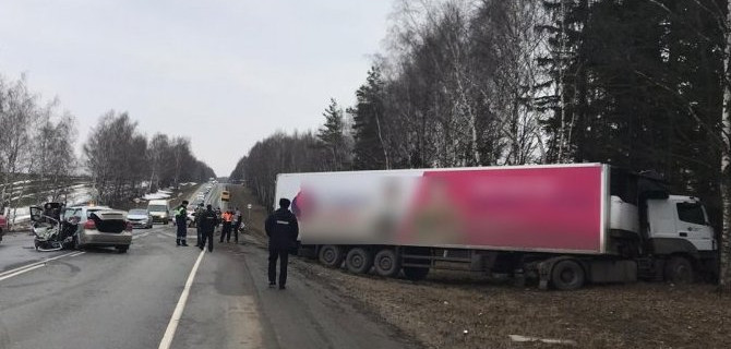 Под Иваново фура выехала на «встречку» и протаранила сразу 6 автомобилей