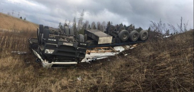 Водитель фуры погиб в ДТП в Торжокском районе
