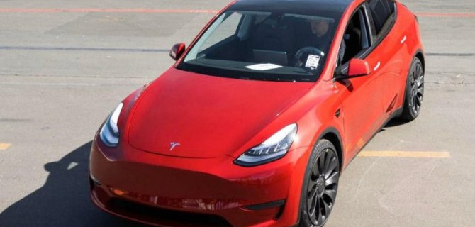 Tesla выпустила миллионный электромобиль