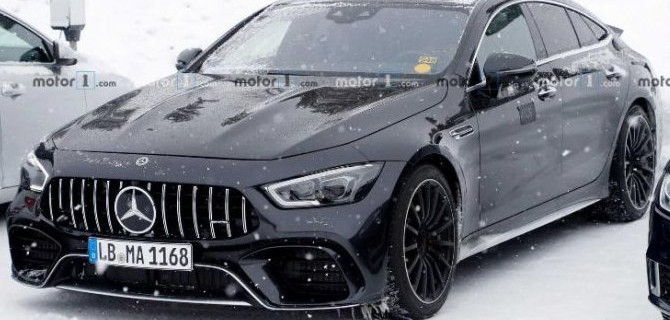 На тесты выехал новый Mercedes-AMG