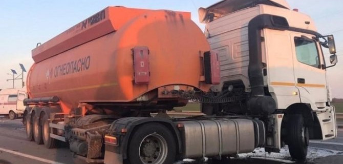Под Ростовом в ДТП с бензовозом погиб человек