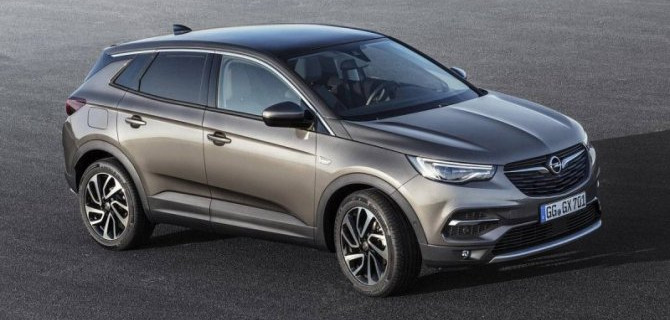 Падение рубля: подорожали две модели Opel