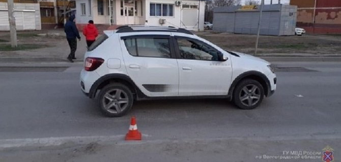 В Волгограде иномарка сбила женщину на переходе