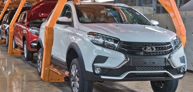 Все основные автозаводы в России останавливают производство на неделю