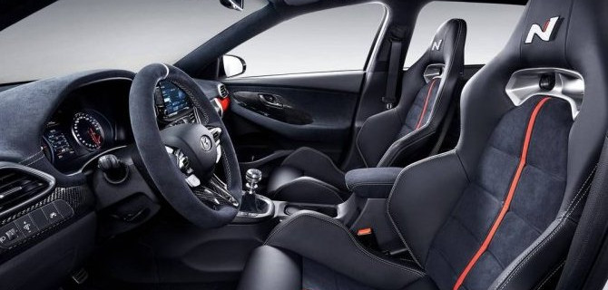 Топ-3 «заряженных» версий известных автомобилей, доступных за 2,5 млн рублей