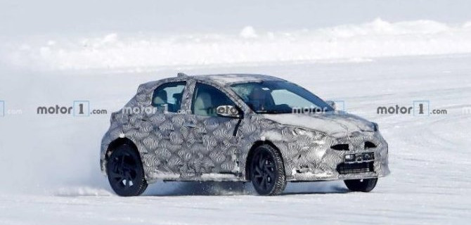 Toyota начала испытания нового компактного кроссовера