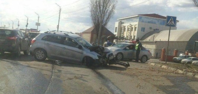 Трое взрослых и ребенок пострадали в ДТП в Саратове
