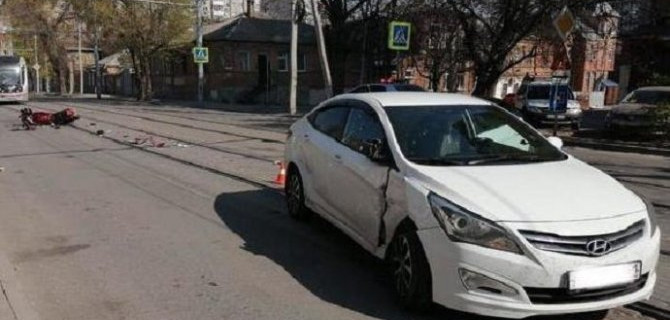 В Ростове в ДТП пострадал мотоциклист