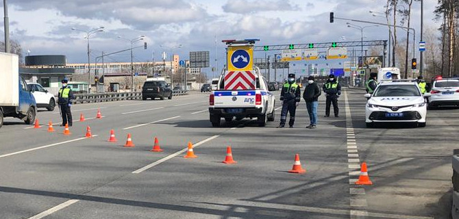 Пандемия: на всех въездах в Москву выставлены наряды Госавтоинспекции