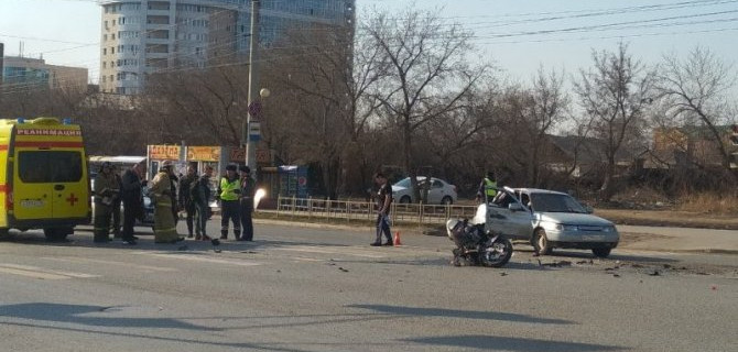 Мотоциклист пострадал в ДТП в Омске