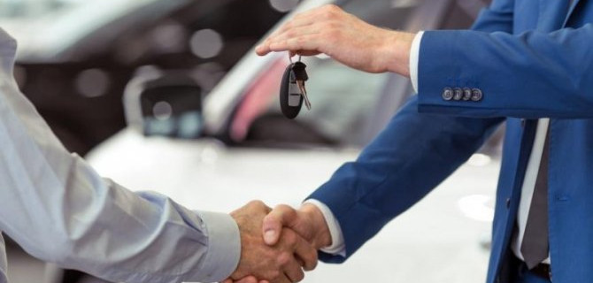 В России снижаются продажи отечественных машин