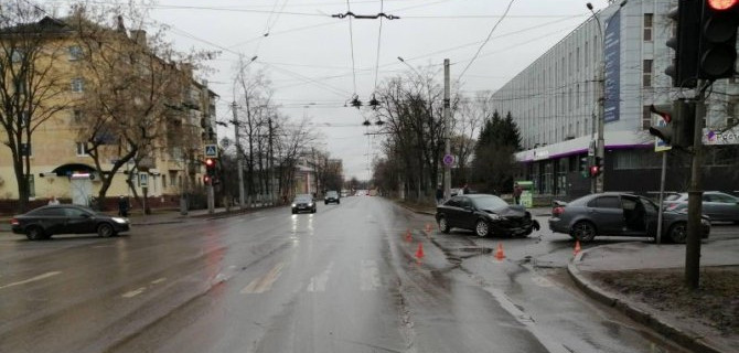 Женщина пострадала в ДТП в центре Вологды