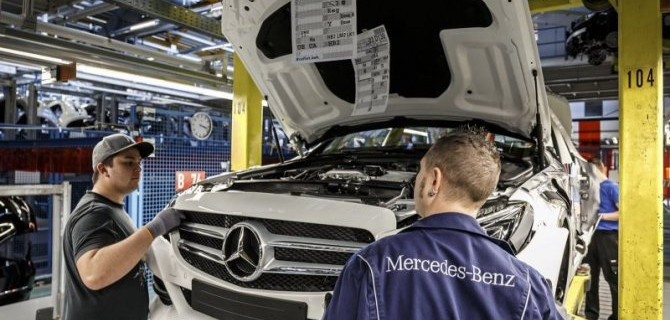 Регионы решают: российский завод Mercedes-Benz возобновил производство