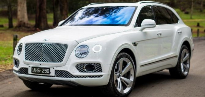 Bentley Bentayga: бензин против «гибрида»